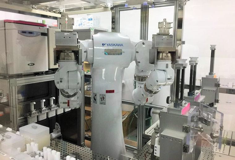 Drug screening robot